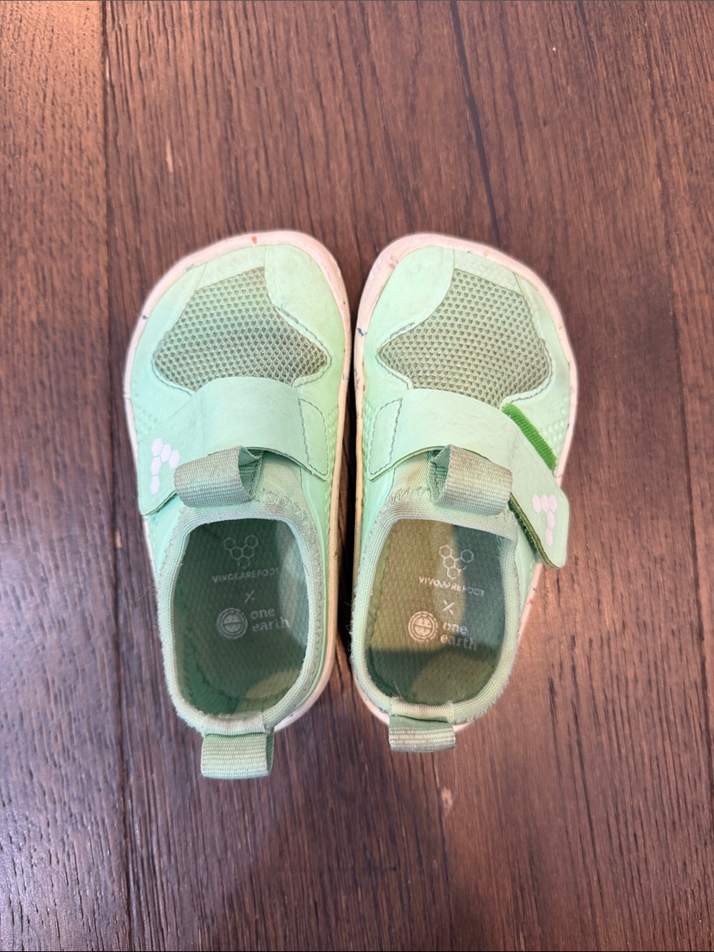 Vivo barefoot x one earth toddler Kids sneakers size 22